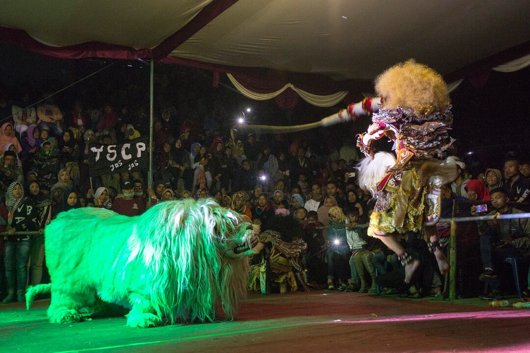 Jaran Kepang dance