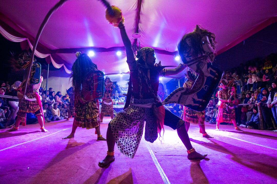 Jaran Kepang dance