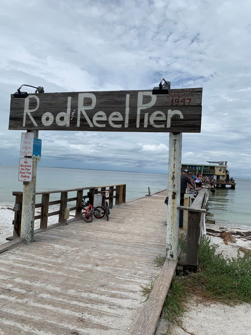 Rod & Reel Pier