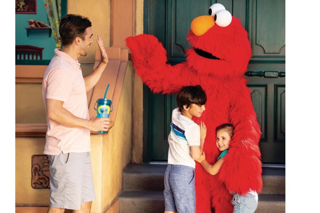 Elmo_High Five