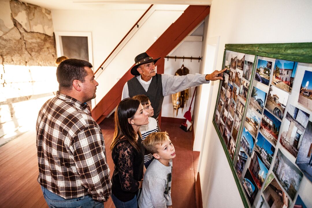 Cheyenne County Tourism
Camp Lookout
Sadie and family.