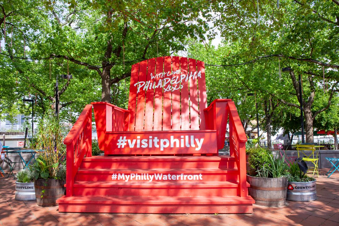 Spruce Street Harbor Park: Visit Philly XOXO Chair