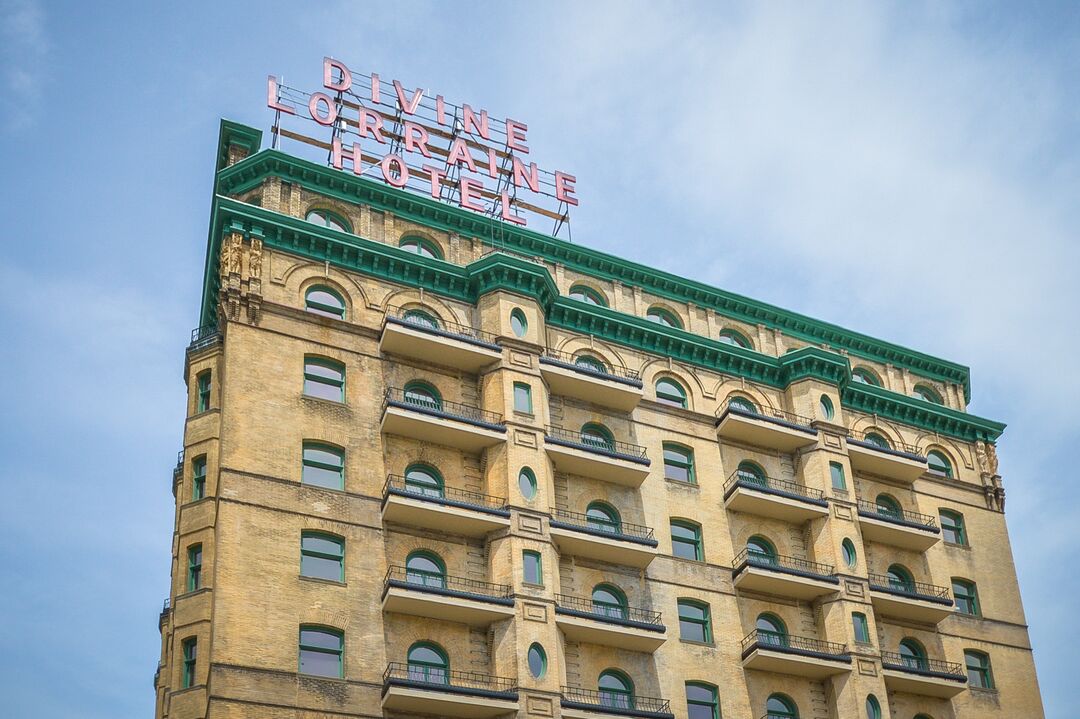 Divine Lorraine