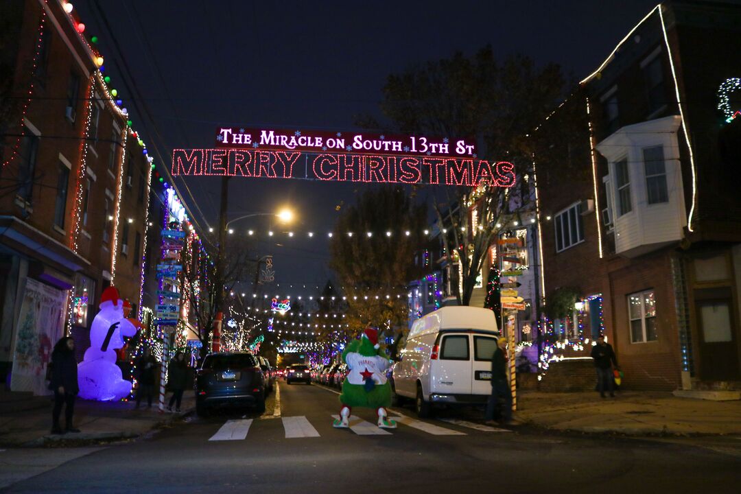 Mascot Holiday_Phanatic