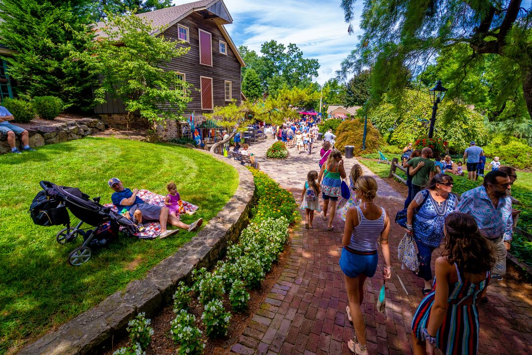 Peach Festival, Peddler’s Village