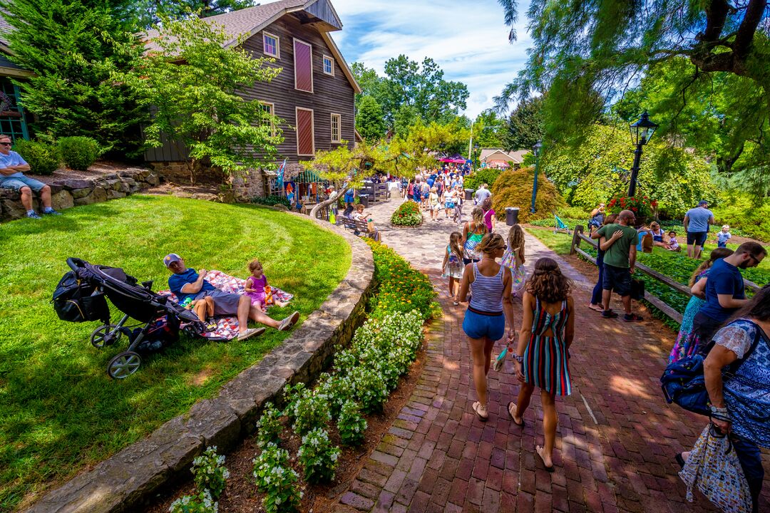 Peach Festival, Peddler’s Village