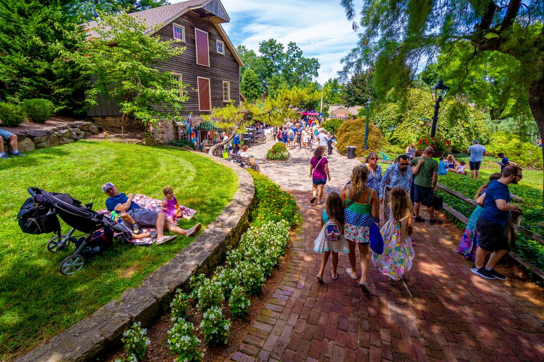 Peach Festival, Peddler’s Village