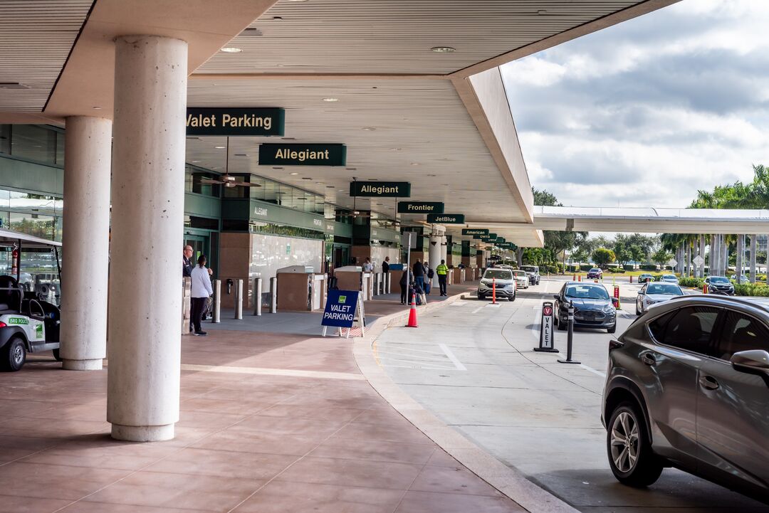 SRQ Airport