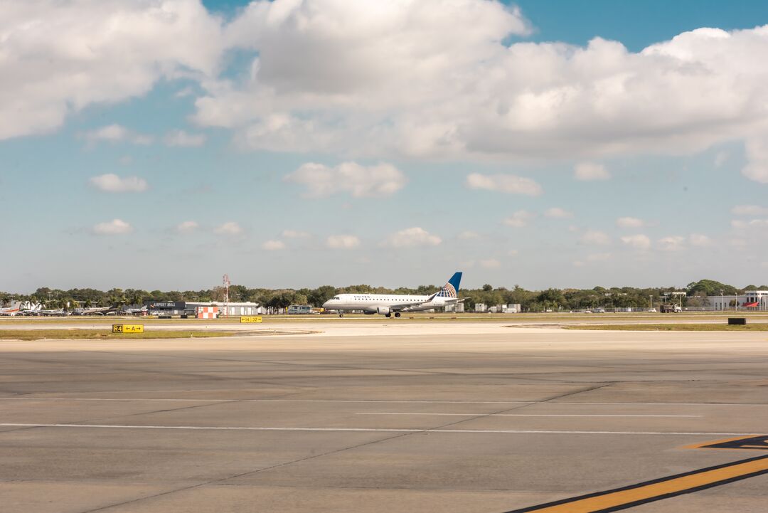 SRQ Airport