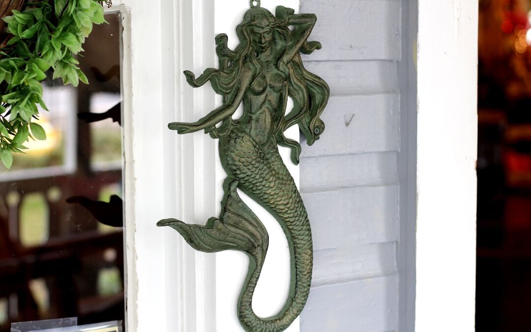 Mermaid Saxon Manor Wanwisa