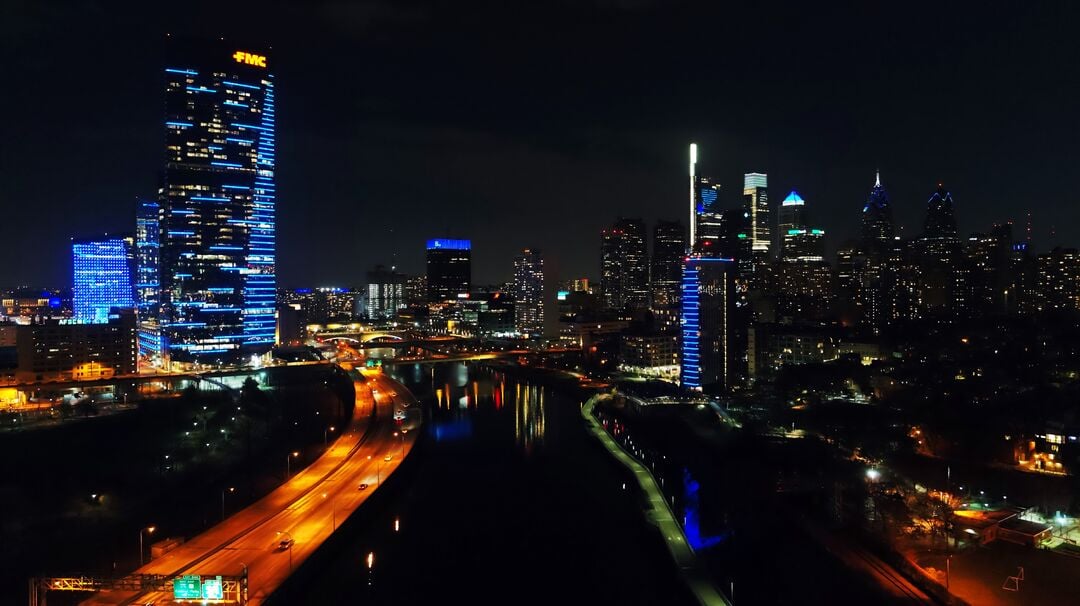 Philly Shines Blue, Schuylkill River