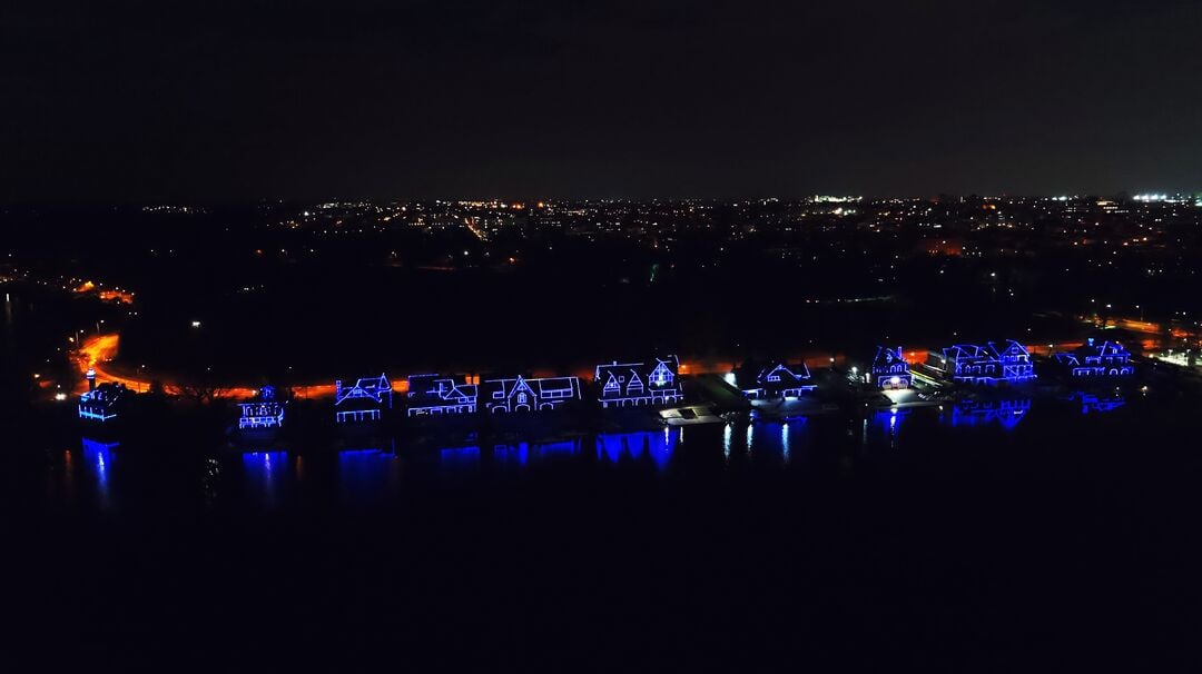 Philly Shines Blue, Boathouse Row