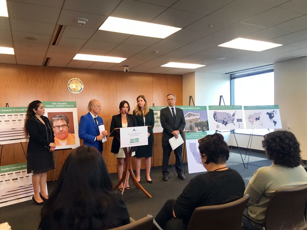 RNS-LuzDelMundo-Suit1 021320