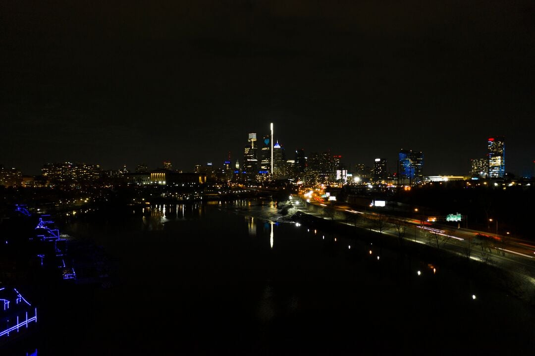 Philly Shines Blue, Schuylkill River