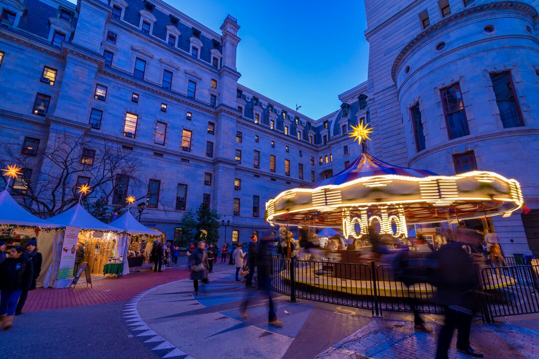 Christmas Village, Carousel