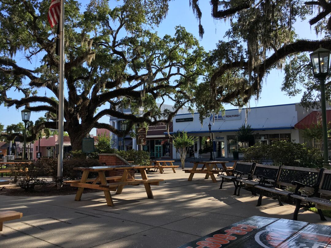 Old Court House Outside Dining