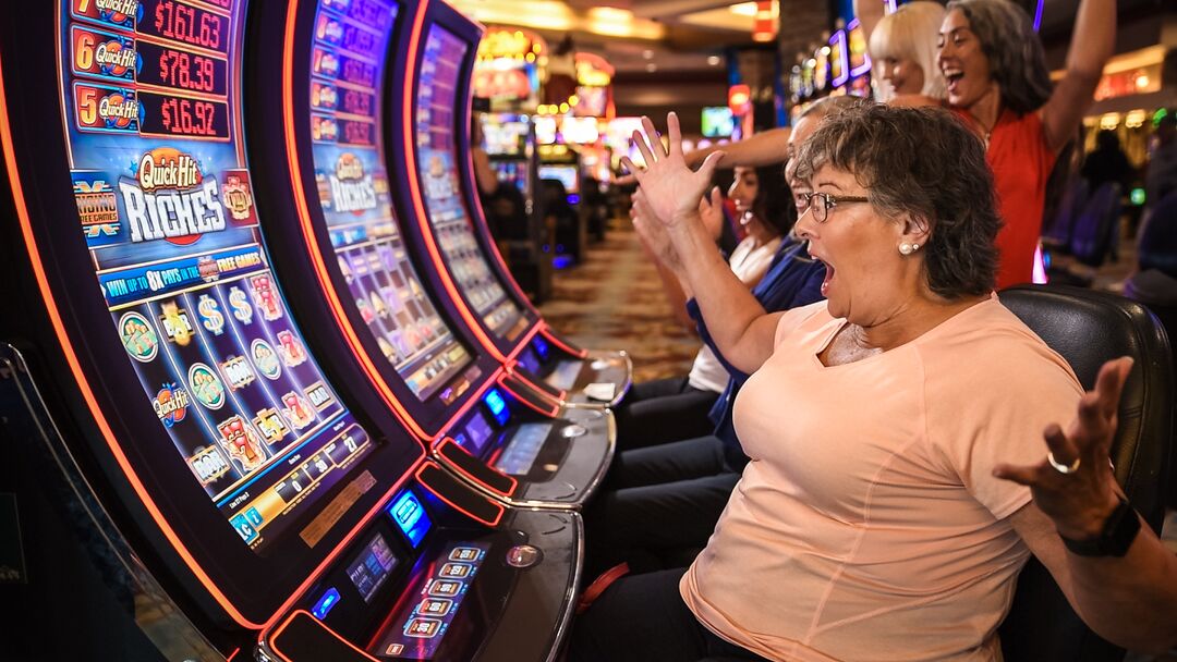 casino slots.Still004