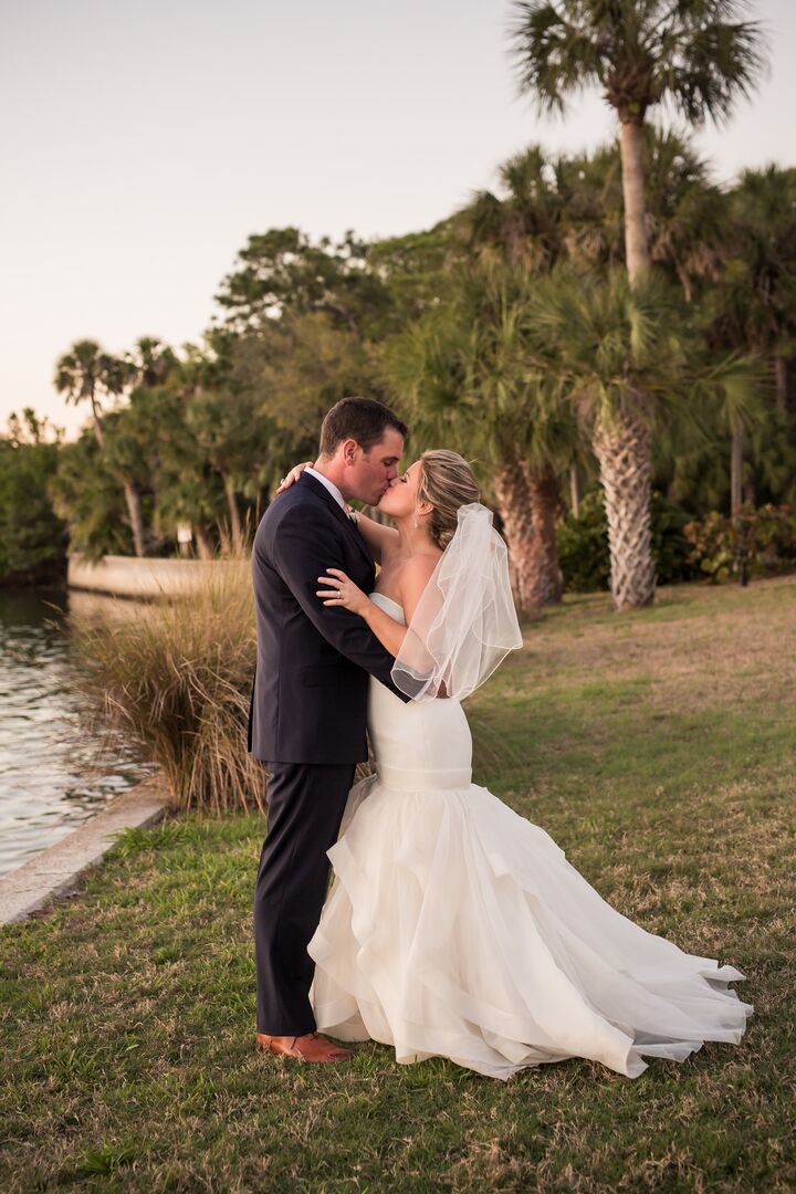 Elizabeth & Steven - Cat Pennenga