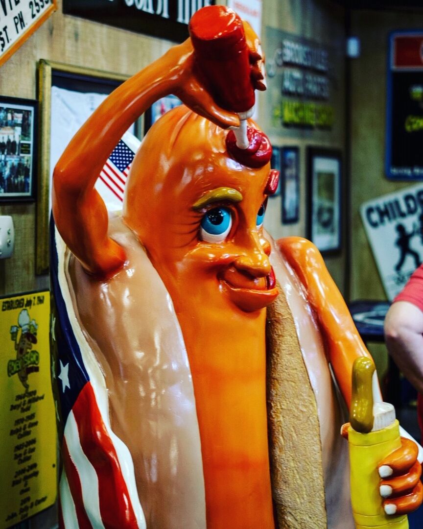 Hotdog statue