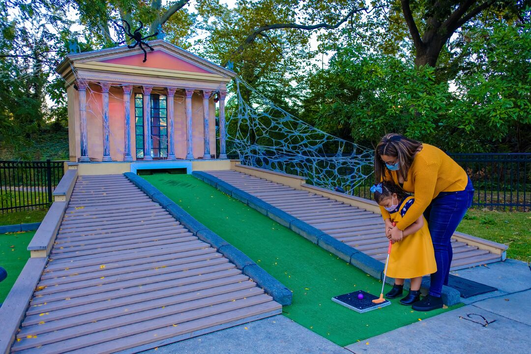 Franklin Square Spooky Mini Golf