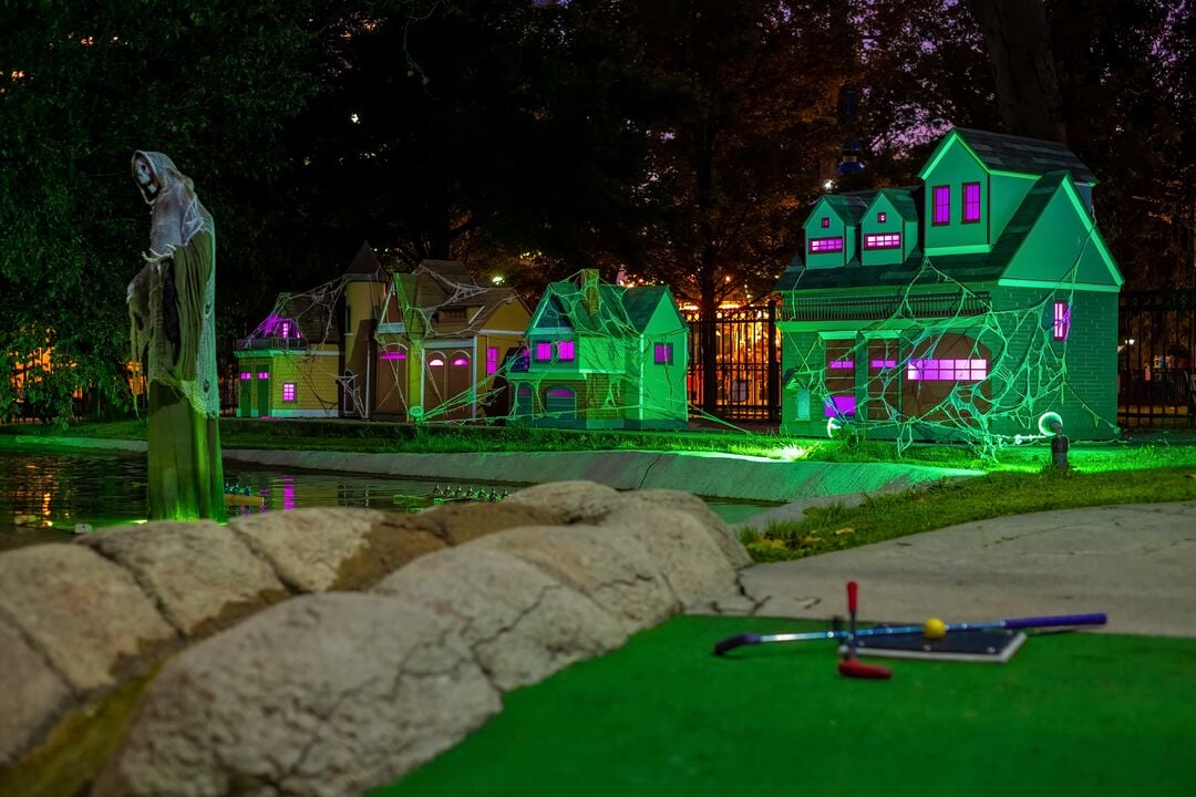 Franklin Square Spooky Mini Golf