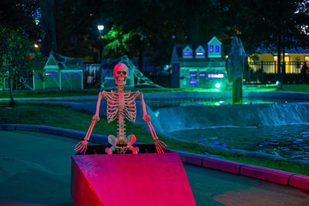 Franklin Square Spooky Mini Golf