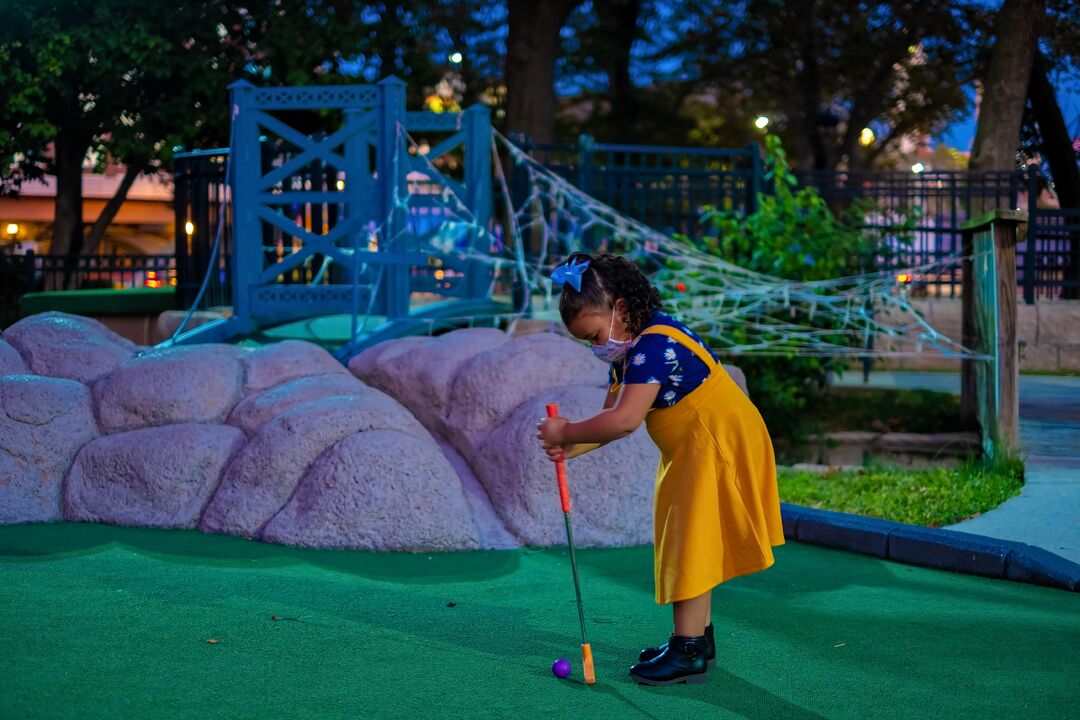 Franklin Square Spooky Mini Golf