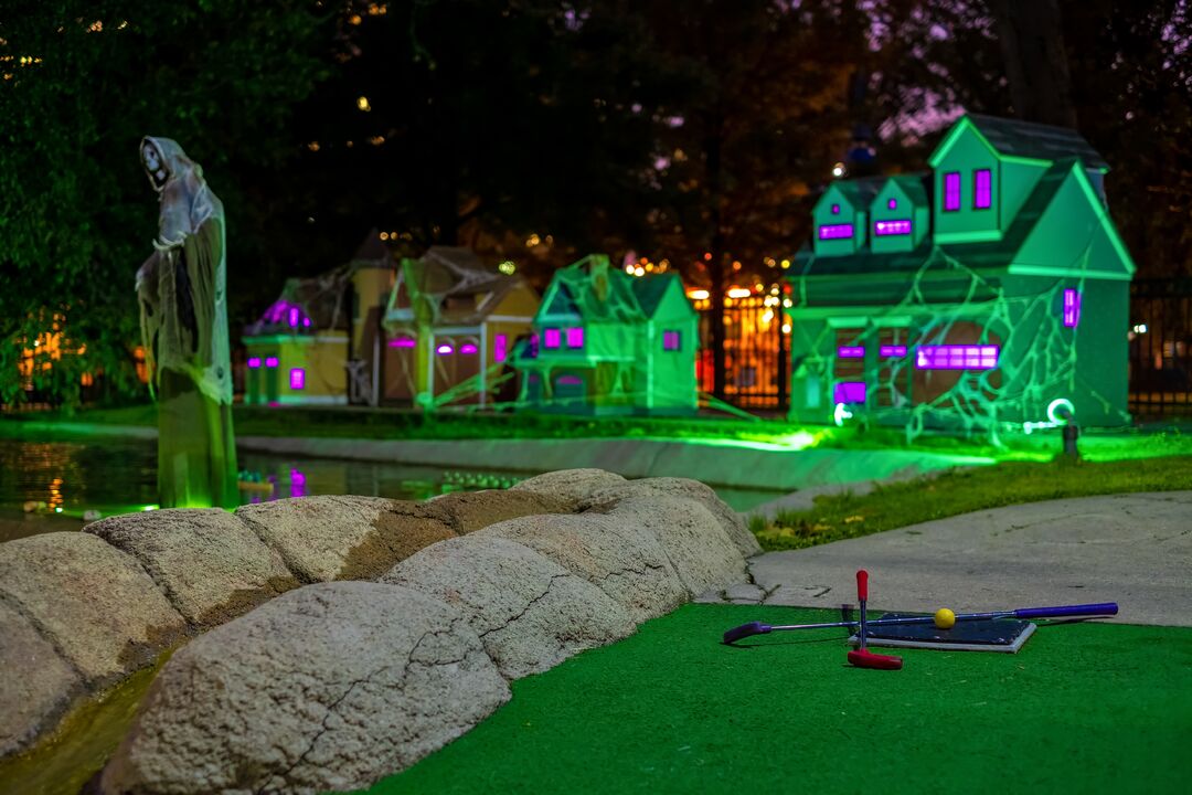 Franklin Square Spooky Mini Golf