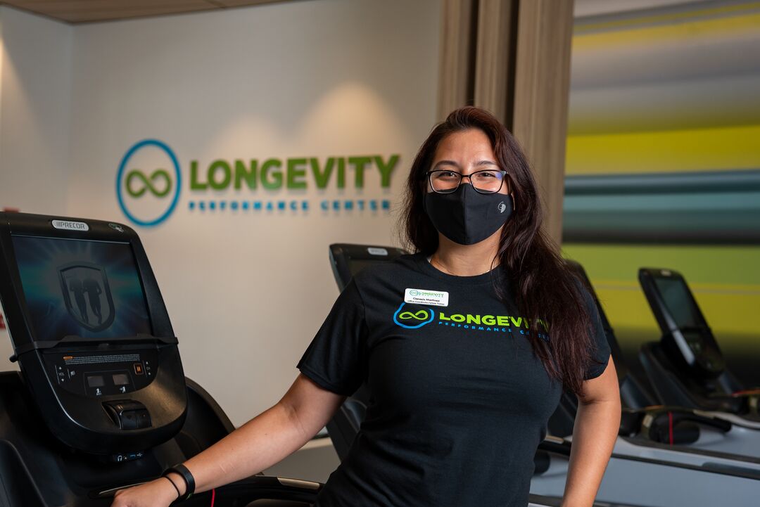 Longevity Performance Center-Staff Wearing Mask-2655