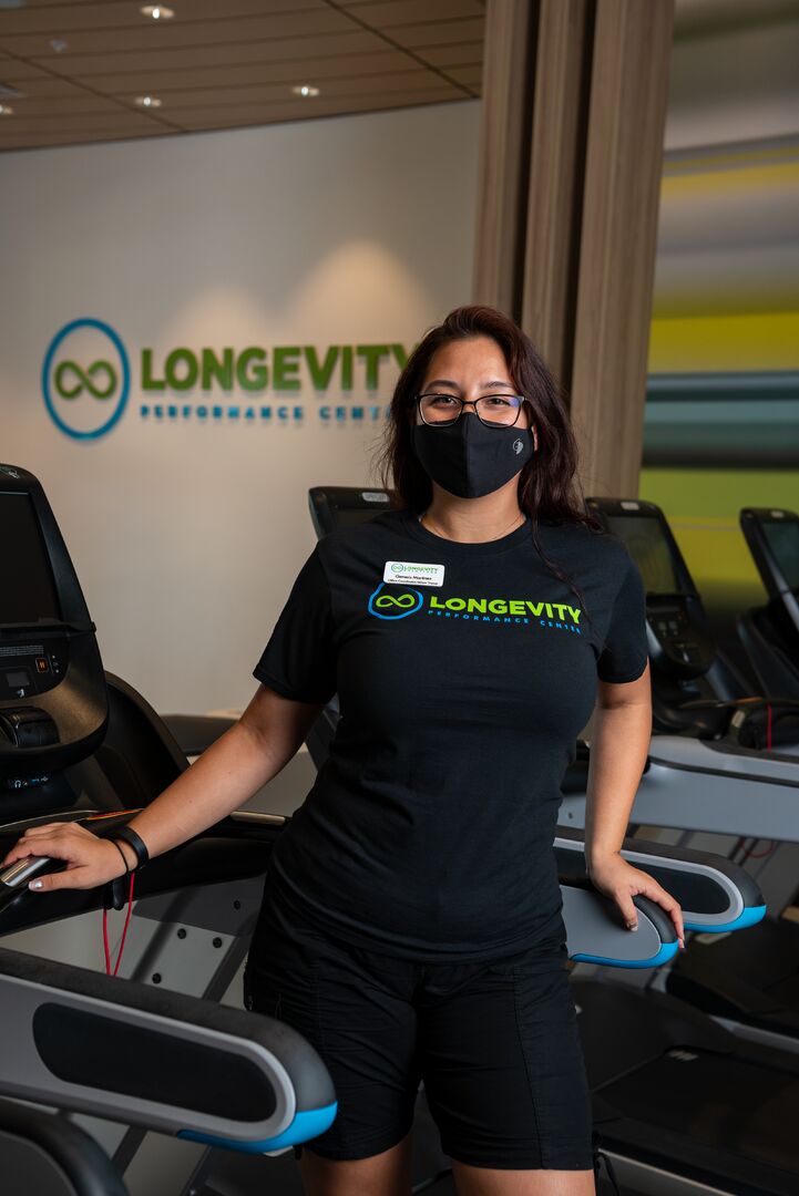 Longevity Performance Center-Staff Wearing Mask-2652