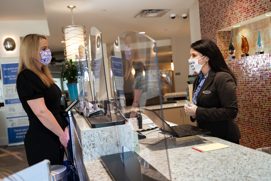 Hyatt House-Receptionist With Guest-1910928