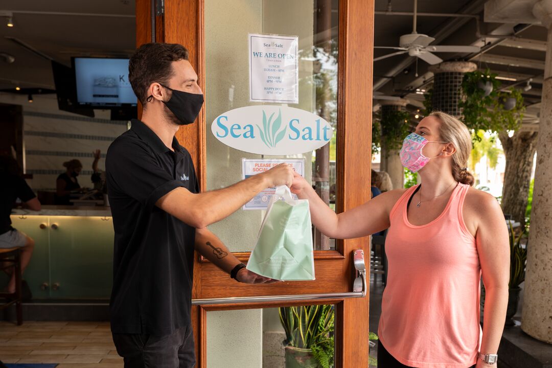 Sea Salt-Staff And Client With Pickup Food-1890244