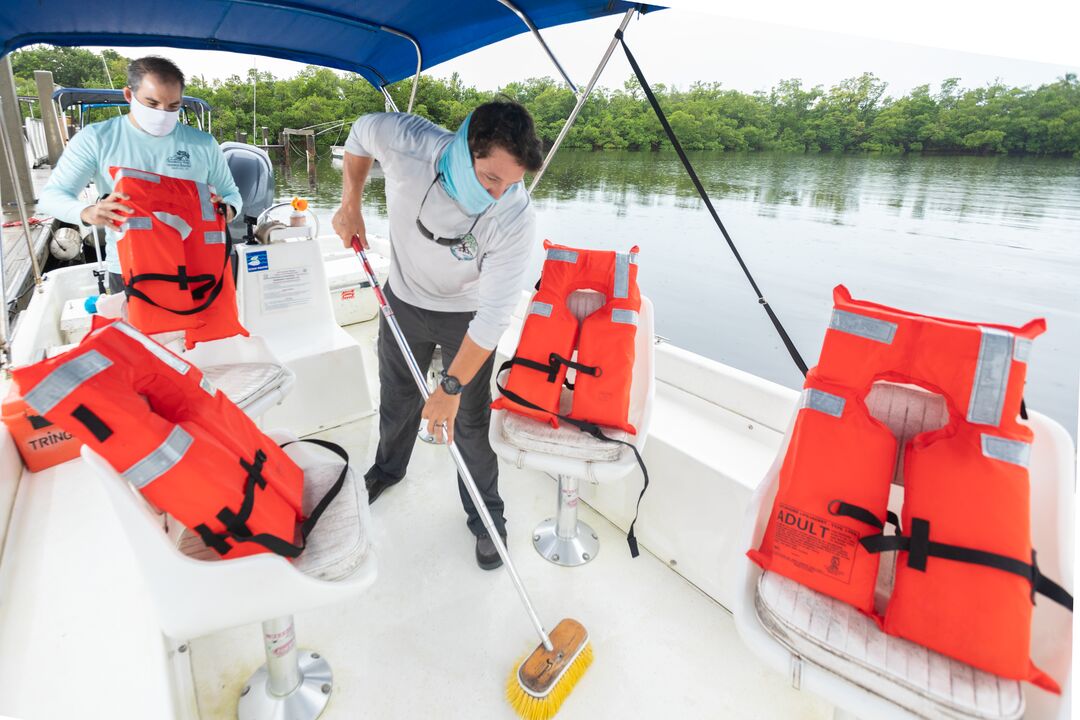 Rookery Bay-Staff Cleaning Boat-0050