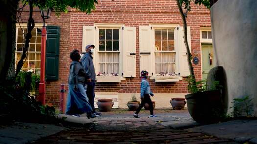 Family walking Elfreth's Alley2