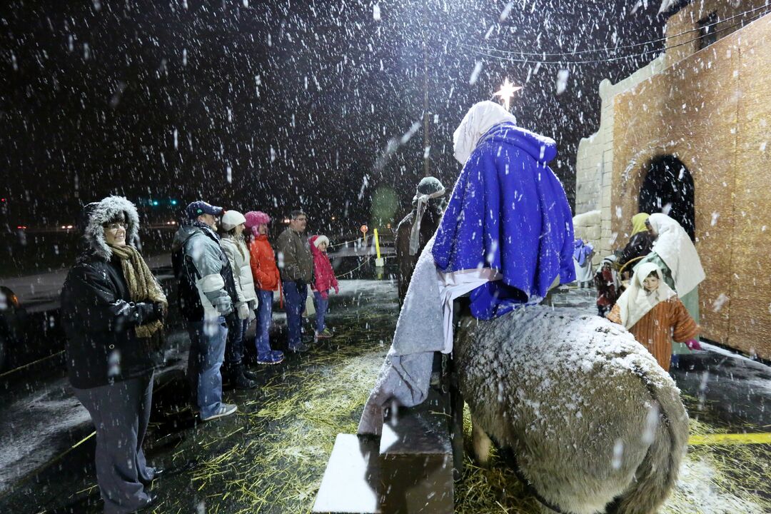 RNS-Live-Nativity1 120420