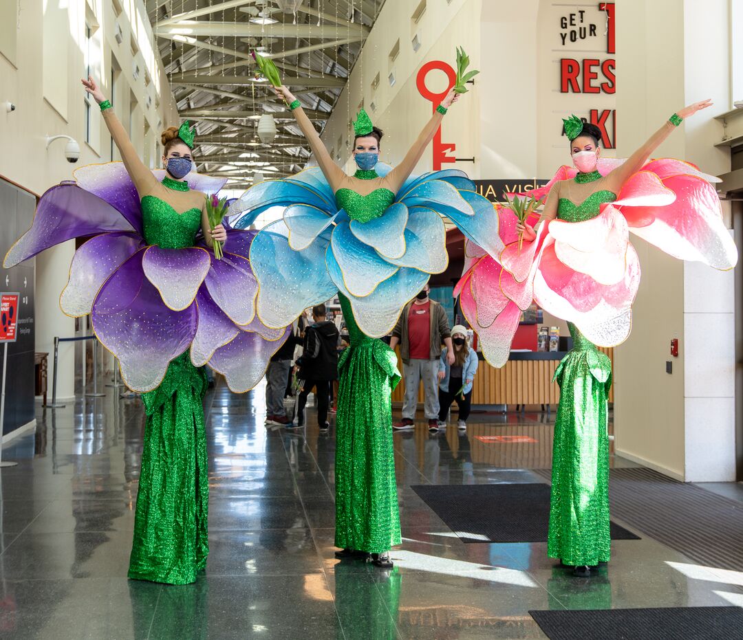 Spring Tulip Stilt Walkers_14