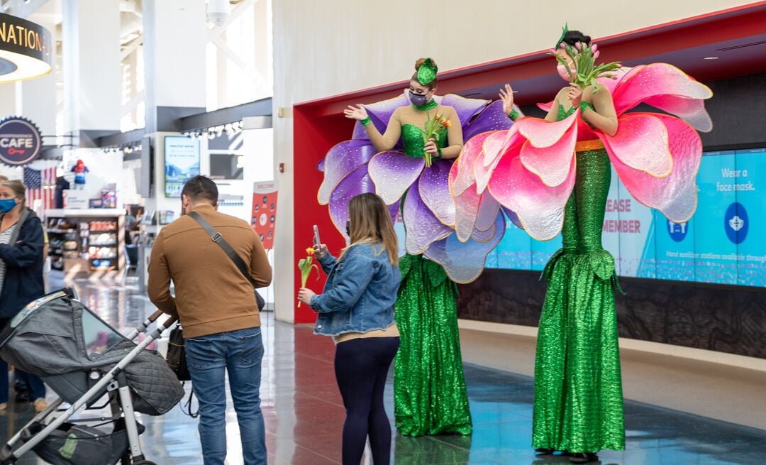 Spring Tulip Stilt Walkers_6