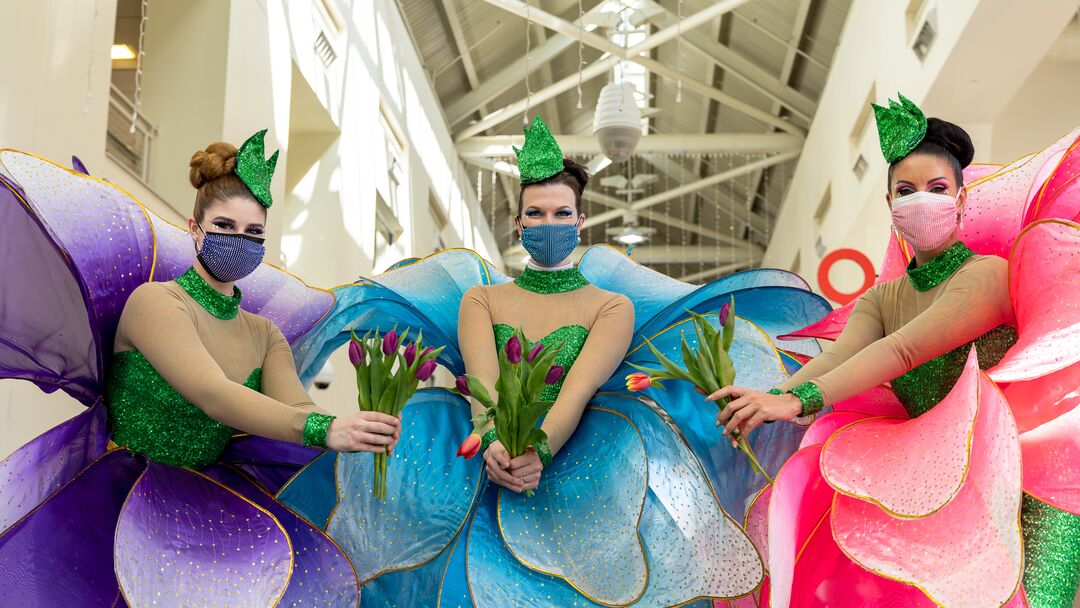 Spring Tulip Stilt Walkers_15