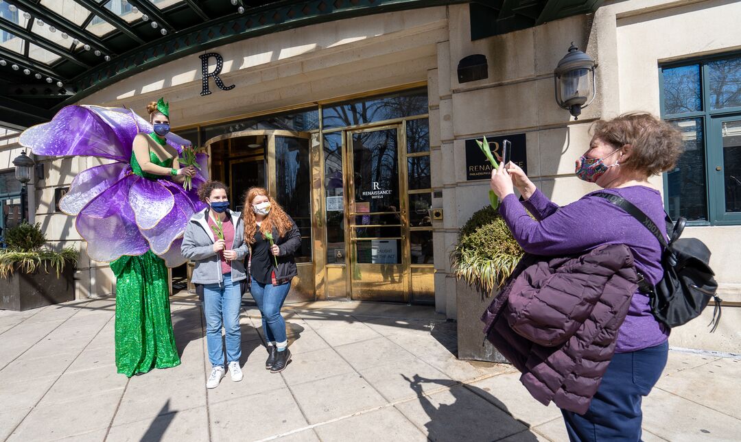 Spring Tulip Stilt Walkers_24