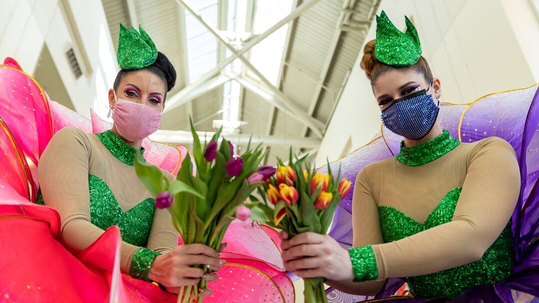 Spring Tulip Stilt Walkers_11