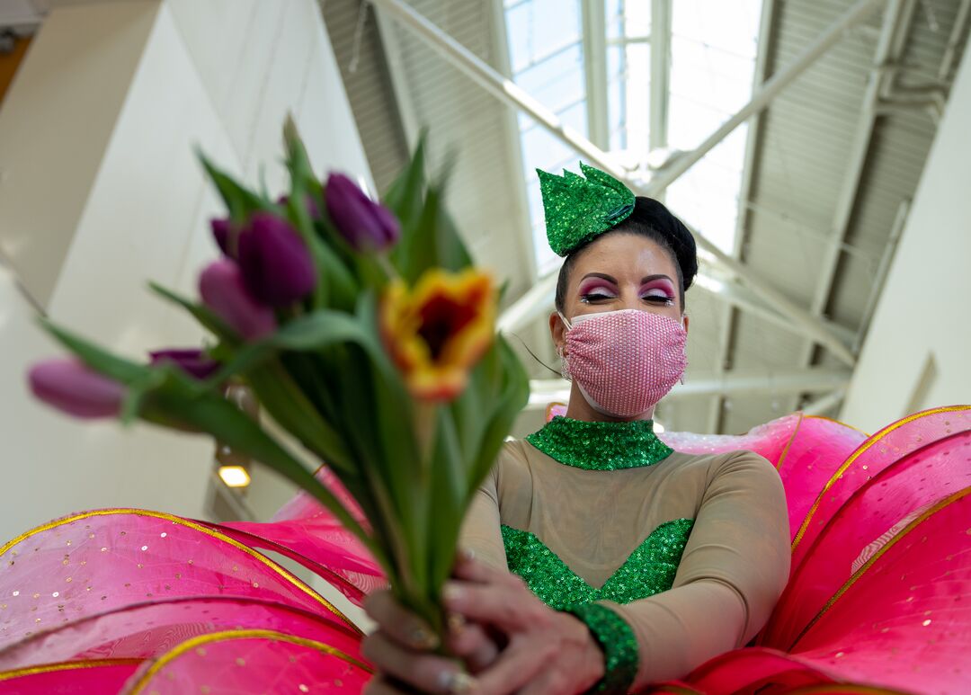 Spring Tulip Stilt Walkers_13