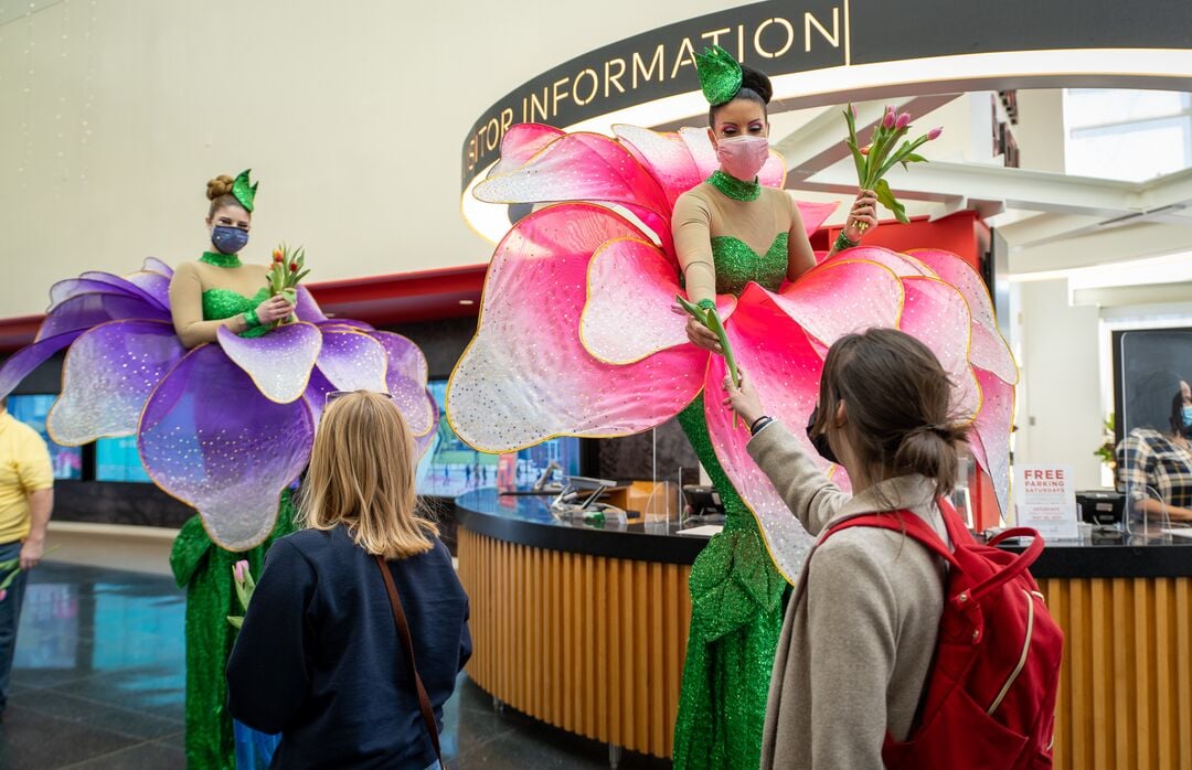 Spring Tulip Stilt Walkers_7