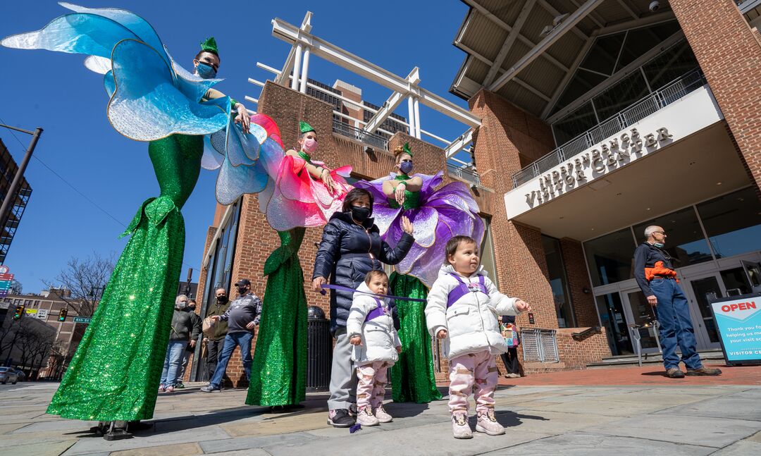 Spring Tulip Stilt Walkers_18