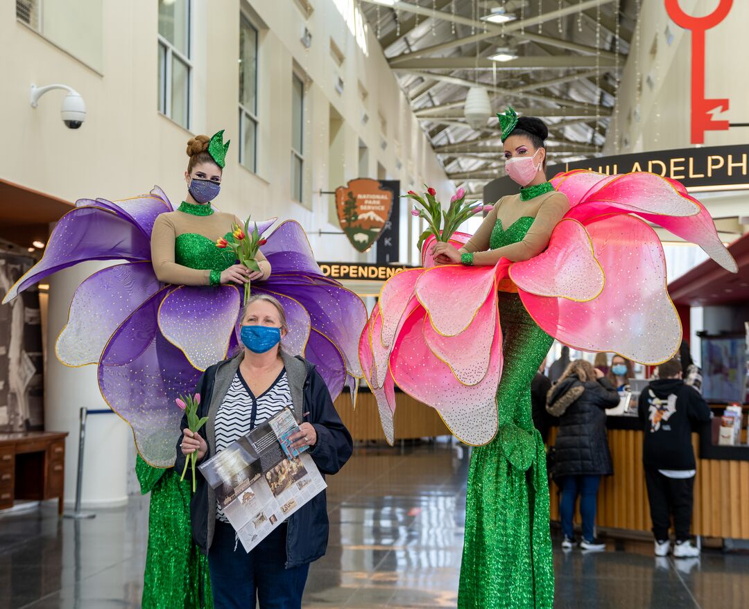 Spring Tulip Stilt Walkers_9