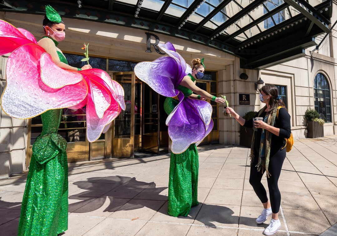 Spring Tulip Stilt Walkers_27