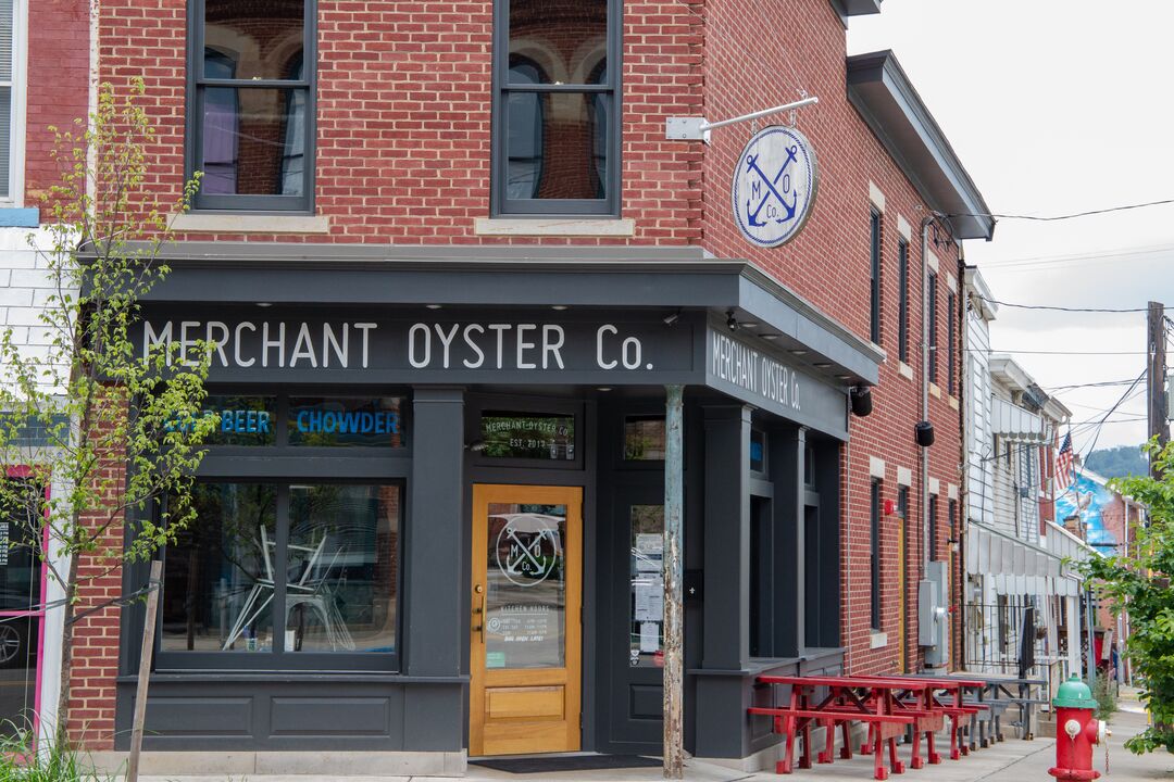 Lawrenceville Merchant Oyster Co._Credit Jin Wu