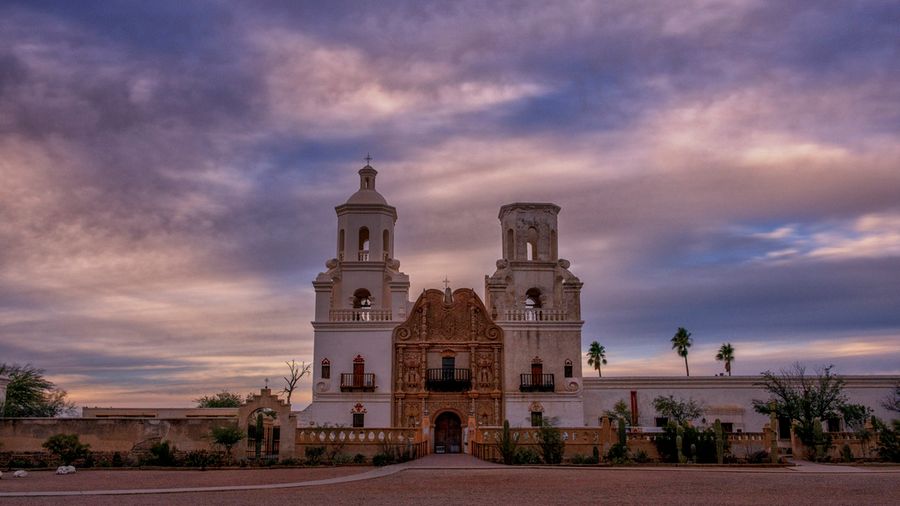 San Xavier del Bac Mission_credit Andrés Lobato