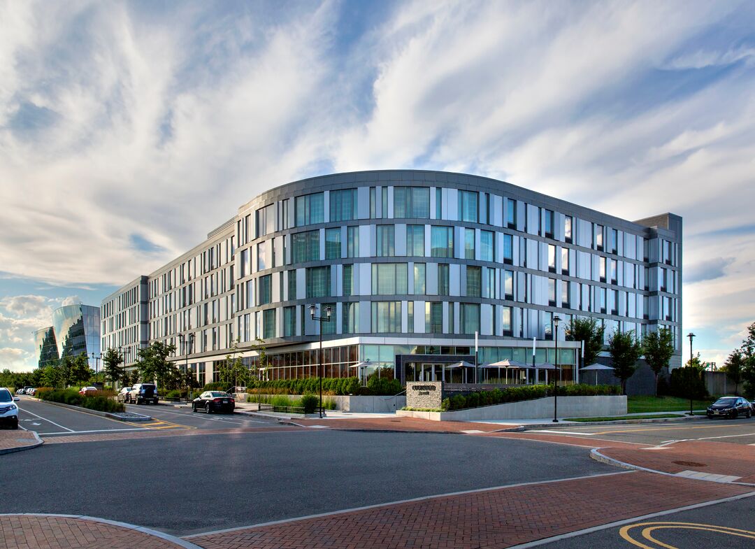 Courtyard Philadelphia South at The Navy Yard