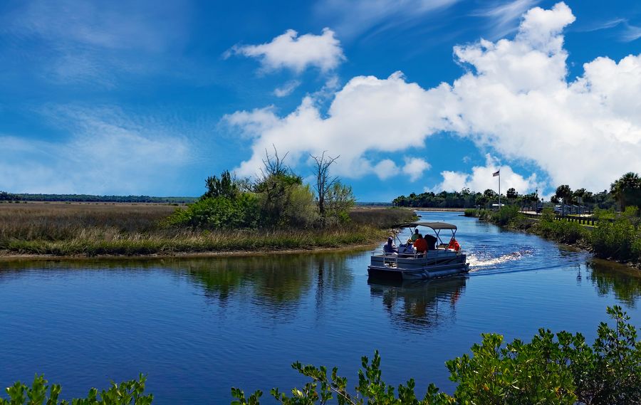 20170316_134819Boat Returning to Bayport Park, Weeki Wachee