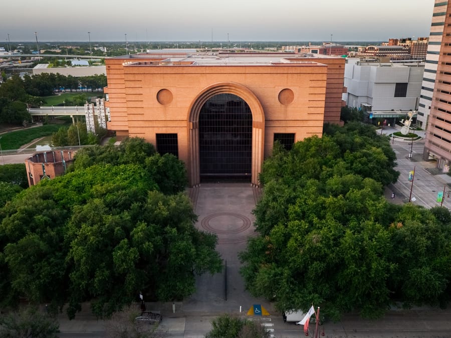 Wortham_Theater_Center1